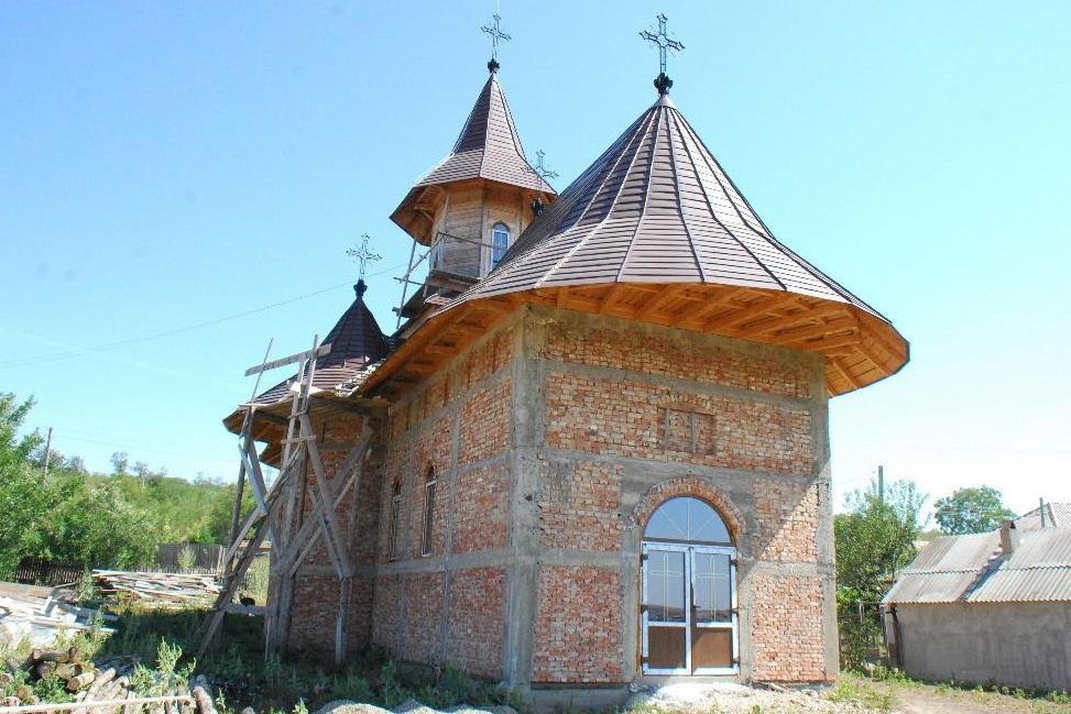 Biserica în construcție